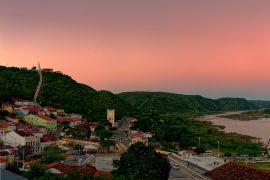 Lais Puzzle - Blick auf die Stadt Piranhas Alagoas Brasilien Sertão Fluss São Francisco - 2.000 Teile