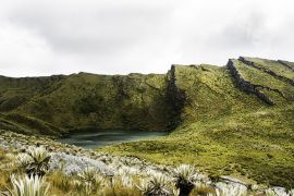 Lais Puzzle - Ein See in einem Berg in einem Paramo, Kolumbien - 2.000 Teile