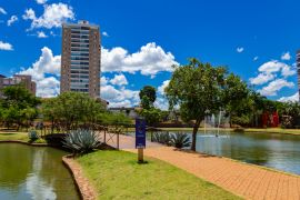 Lais Puzzle - Landschaft des Parque Ipiranga in der Stadt Anápolis in Goiás, Brasilien - 2.000 Teile