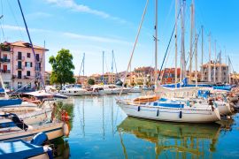 Lais Puzzle - Schöne Szene von Booten in Grado, Italien - 2.000 Teile