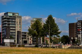 Lais Puzzle - Gebäude in der Innenstadt von Weert, Niederlande - 2.000 Teile