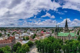 Lais Puzzle - Luftaufnahme der Elisabethkirche in Lviv, Ukraine - 2.000 Teile
