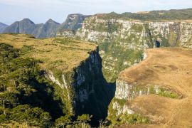 Lais Puzzle - Luftaufnahme der Laranjeiras-Schlucht in Bom Jardim da Serra, Brasilien - 2.000 Teile