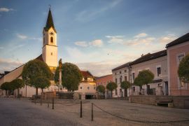 Lais Puzzle - Marktplatz in Bad Kötzting bei Sonnenaufgang - 2.000 Teile