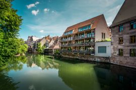 Lais Puzzle - Nürnberg, Blick vom Henkersteg zur Karlsbrücke, Pegnitz - 2.000 Teile