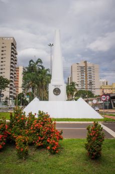Lais Puzzle - Städtisches Denkmal - Obelisco - Campo Grande Mato Grosso do Sul, Brasilien - 2.000 Teile