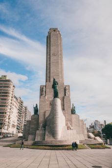 Lais Puzzle - Das historische Denkmal der Flagge in der Stadt Rosario, Santa Fe, Argentinien. - 2.000 Teile