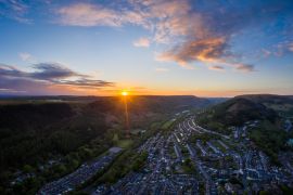 Lais Puzzle - schöne Luftaufnahme der Landschaft bei Sonnenuntergang (Südwales Abertillery) - 2.000 Teile