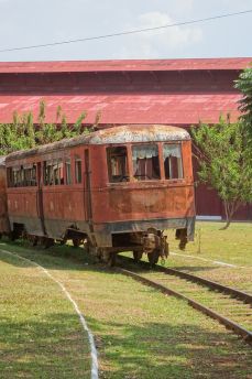 Lais Puzzle - Verlassener Eisenbahnwaggon in Porto Velho, Brasilien - 2.000 Teile