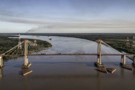 Lais Puzzle - Die Zarate-Brazo-Largo-Brücken sind zwei Schrägseilbrücken für den Straßen- und Eisenbahnverkehr in Argentinien, die den Fluss Parana zwischen den Städten Zarate, Buenos Aires, und Brazo Largo, Entre Rios, überqueren. - 2.000 Teile