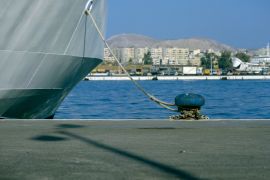 Lais Puzzle - Angetaute Fähre im Hafen von Piräus, Athen, Griechenland - 2.000 Teile