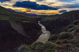 Lais Puzzle - Blick auf den Canyon Rio de las Vueltas. El Chalten, Santa Cruz, Argentinien. - 2.000 Teile