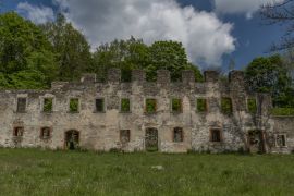 Lais Puzzle - Burgruine Neuberg im Dorf Podhradi in Westböhmen - 2.000 Teile