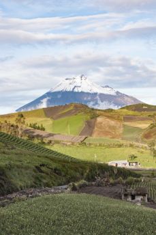 Lais Puzzle - Vulkan Tungurahua mit Landschaft, Ecuador - 2.000 Teile
