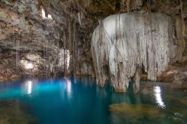 Lais Puzzle - Schöner Blick auf Cenote XKeken (XQuequen) in Dzitnup Dorf in der Nähe von Valladolid Stadt - Yucatan Halbinsel - Mexiko - 2.000 Teile