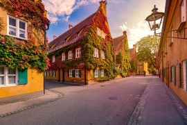 Lais Puzzle - Wohnanlage Fuggerei in Augsburg, Deutschland - 2.000 Teile