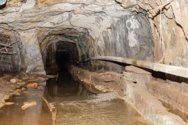 Lais Puzzle - Blick auf eine alte verlassene Mine in der Provinz San Luis, Argentinien. - 2.000 Teile
