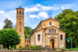 Lais Puzzle - Die historische Dorfkirche in Caputh-Schwielowsee in Brandenburg an der Havel, Deutschland - 2.000 Teile