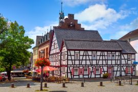 Lais Puzzle - Bad Honnef, Altstadtszene am Alten Rathaus - 2.000 Teile