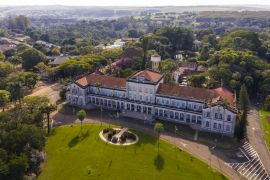 Lais Puzzle - ESALQ, Öffentliche Landwirtschaftsschule von oben gesehen in Piracicaba, São Paulo, Brasilien - 2.000 Teile