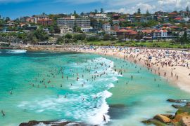 Lais Puzzle - Panoramablick auf den überfüllten Bronte Beach, Sydney Australien - 2.000 Teile