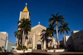 Lais Puzzle - Katholische Kirche in einer Stadt im Landesinneren von Brasilien - 2.000 Teile