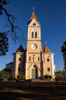 Lais Puzzle - Turm einer alten katholischen Kirche in einer Stadt im Landesinneren von Brasilien - São José do Rio Preto - São Paulo - Brasilien - 2.000 Teile