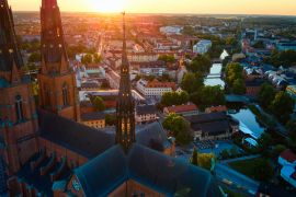 Lais Puzzle - Uppsala Sonnenuntergang durch die Kathedrale in Uppsala, Schweden - 2.000 Teile