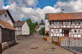 Lais Puzzle - Altstadt von Bindsachsen, einem Ortsteil von Kefenrod in Hessen, Deutschland - 2.000 Teile