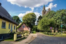 Lais Puzzle - fehrbellin, deutschland - idylle mit der alten stadtkirche - 2.000 Teile