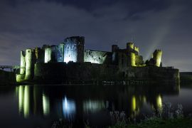 Lais Puzzle - Caerphilly Castle bei Nacht, Wales - 2.000 Teile