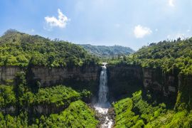 Lais Puzzle - Luftaufnahme des El Salto de Tequendama, einer der imposantesten Wasserfälle in Kolumbien, gespeist vom verschmutzten Bogotá-Fluss - 2.000 Teile