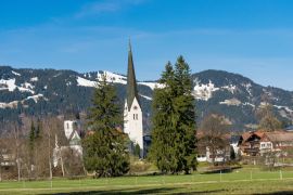 Lais Puzzle - Blick auf Fischen im Allgäu mit den Alpen im Hintergrund - 2.000 Teile