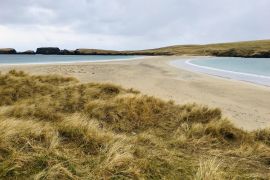 Lais Puzzle - Strand mit beidseitigem Wasser auf den Shetland Inseln Schottland - Landschaftsfotografie - 2.000 Teile