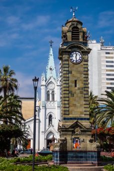 Lais Puzzle - Antofagasta, Chile: Mini Big Ben und Kirche auf der Plaza Colon. - 2.000 Teile