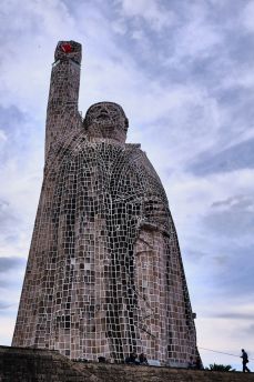 Lais Puzzle - Morelos-Denkmal auf der Janitzio-Insel im Patzcuaro-See, Mexiko - 2.000 Teile