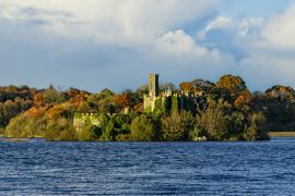 Lais Puzzle - McDermott's Castle ist eine Burg und ein National Monument in der Grafschaft Roscommon, Irland - 2.000 Teile