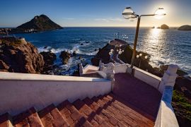 Lais Puzzle - Paseo del Centenario mit dem Leuchtturm von Mazatlan im Hintergrund, Mexiko - 2.000 Teile