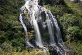 Lais Puzzle - Langzeitbelichtung eines Wasserfalls namens El manto de la Virgen in Santander, Kolumbien - 2.000 Teile