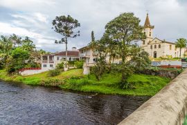 Lais Puzzle - Landschaftsausschnitt der historischen Stadt Morretes in Paraná, Südbrasilien - 2.000 Teile