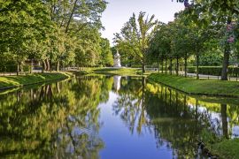 Lais Puzzle - Blühende Kastanienbäume im Tiergarten, Berlin, Deutschland - 2.000 Teile