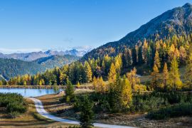 Lais Puzzle - Friedlicher Herbst Alpen Bergblick. Reiteralm, Steiermark, Österreich - 2.000 Teile