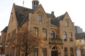 Lais Puzzle - Historisches Gebäude im Zenztrum von Ettelbrück in Luxemburg - 2.000 Teile