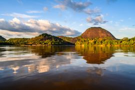 Lais Puzzle - Guainía, Kolumbien. Der große und erstaunliche Berg von Mavicure, Pajarito (Kleiner Vogel) - 2.000 Teile