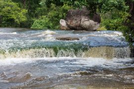 Lais Puzzle - Felsen im Orinoco-Fluss El Tuparro Park Kolumbien - 2.000 Teile