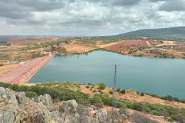 Lais Puzzle - Landschaft des Puerto de Vallehermoso Reservoirs in der Gemeinde der Stadt Alhambra, Ciudad Real, Castilla la Mancha, Spanien - 2.000 Teile