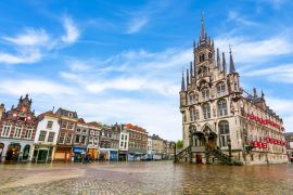 Lais Puzzle - Rathaus von Gouda am Marktplatz, Niederlande - 2.000 Teile