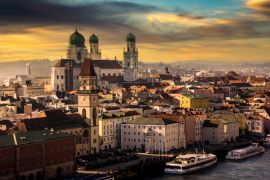 Lais Puzzle - Passau an der Donau, Deutschland. Blick auf die Stadt bei Sonnenuntergang mit schönem Himmel. - 2.000 Teile