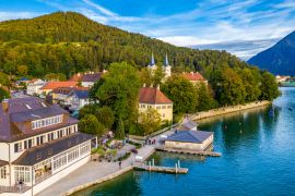 Lais Puzzle - Tegernsee, Deutschland. Der Tegernsee in Rottach-Egern (Bayern), Deutschland, nahe der österreichischen Grenze. Luftaufnahme des Tegernsees in den bayerischen Alpen. Bad Wiessee. Tegernsee in Bayern. - 2.000 Teile