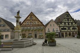 Lais Puzzle - Roth,Deutschland,9,2015:Roth ist ein Landkreis in Mittelfranken, Bayern. - 2.000 Teile